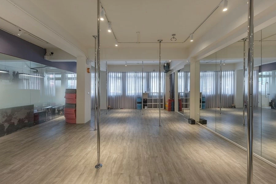 J Pole Dance Studio 2.0