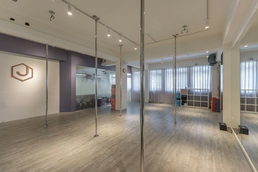 J Pole Dance Studio 2.0