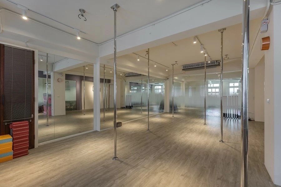 J Pole Dance Studio 2.0