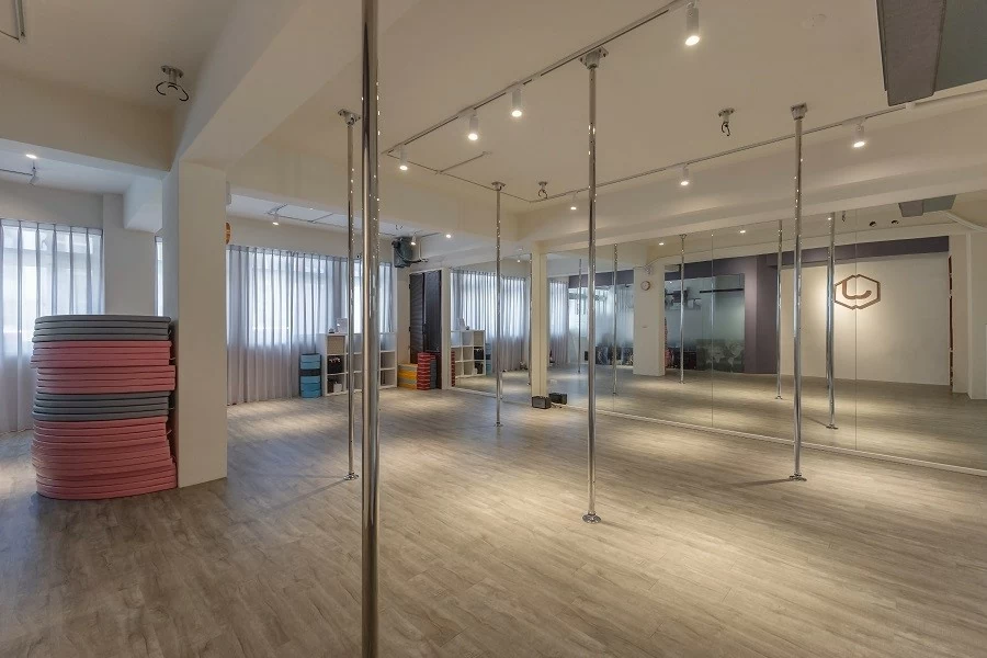 J Pole Dance Studio 2.0